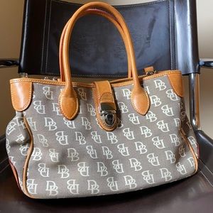 Dooney & Bourke purse